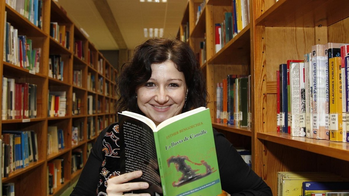 La escritora y periodista Esther Bengoechea. - CEDIDA/ESTHER BENGOECHEA