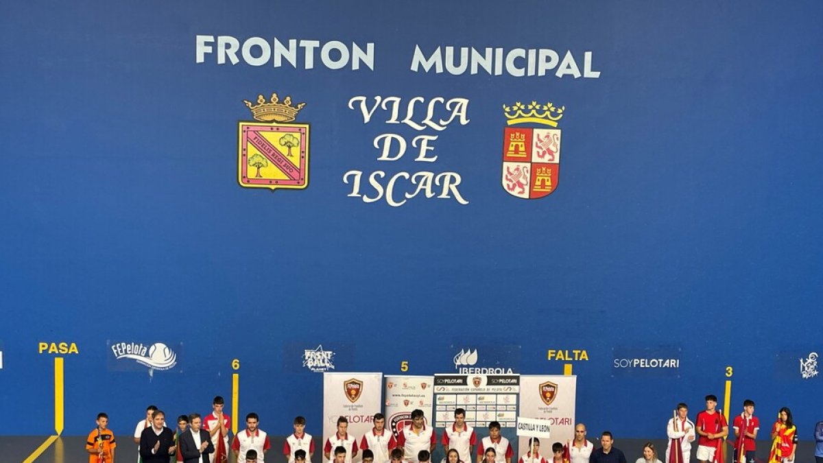 Jugadores de la selección regional en un anterior evento en Íscar. / E. M.