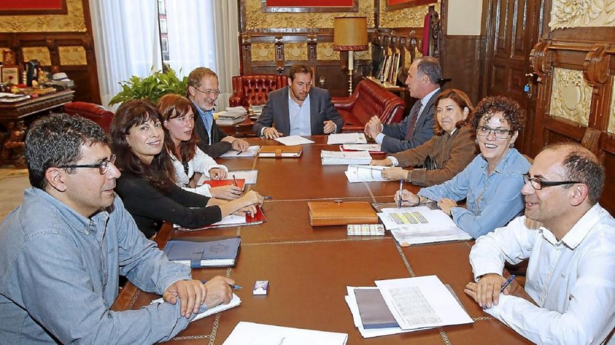 Reunión del equipo de Gobierno para la elaboración de los presupuestos.-J.M. Lostau