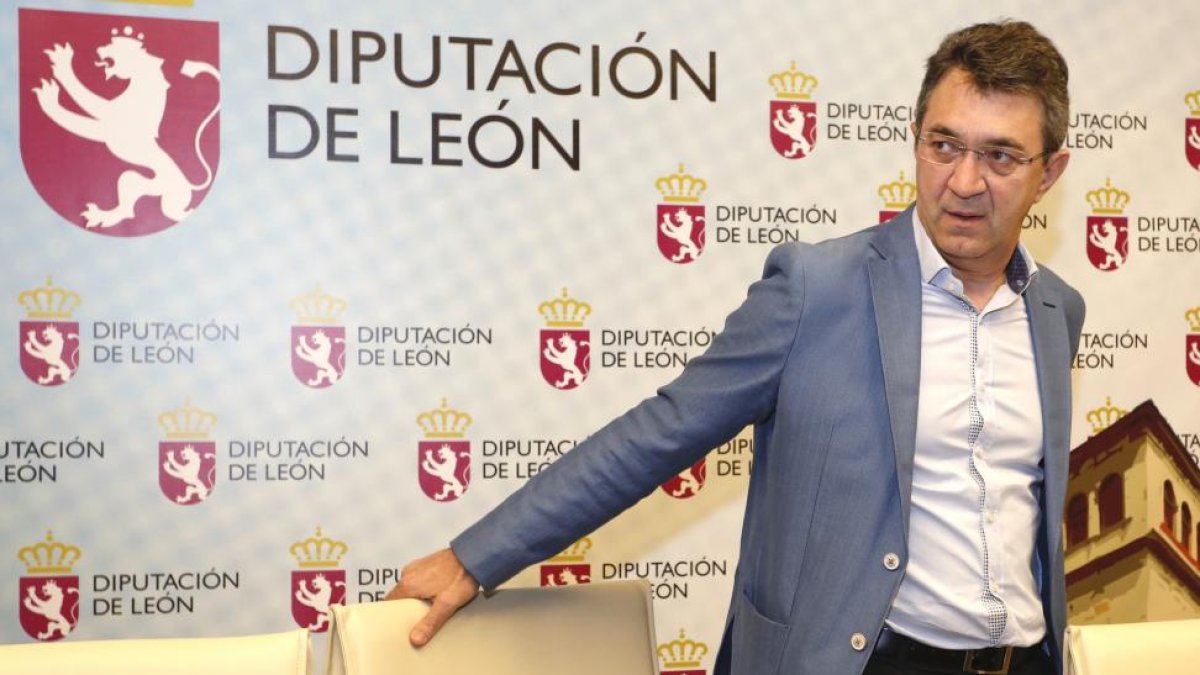 El presidente de la Diputación de León, Juan Martínez Majo, presenta el Plan Especial de Infraestructuras y Redes-ICAL
