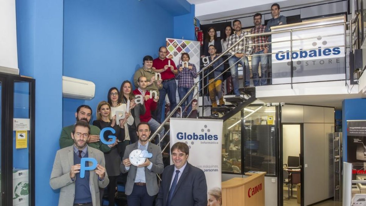 Miembros de Soluciones Informáticas Globales en las instalaciones de la empresa segoviana.-EL MUNDO