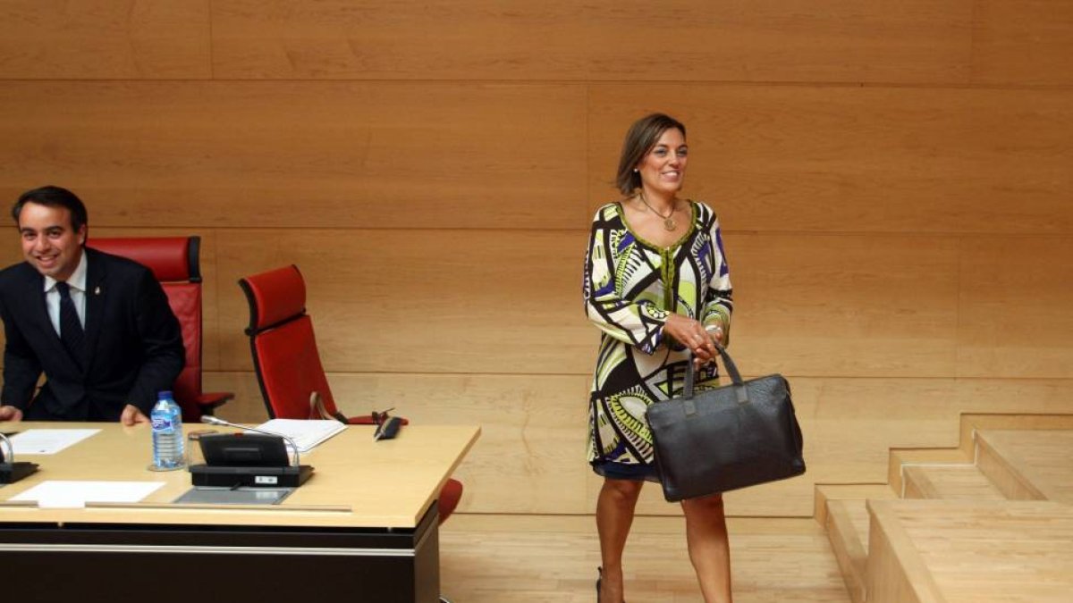 La consejera de Familia e Igualdad de Oportunidades, Milagros Marcos, comparece ante la Comisión del ramo de las Cortes para informar sobre dependencia y la intoxicación alimentaria en una residencia de Miranda de Ebro (Burgos)-Ical