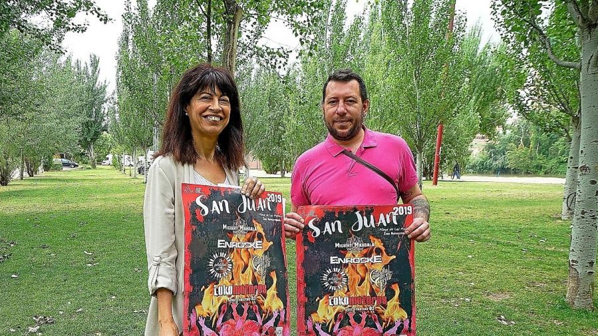 Ana Redondo y Víctor Sánchez presentan la programación de la noche de San Juan.-E. M.