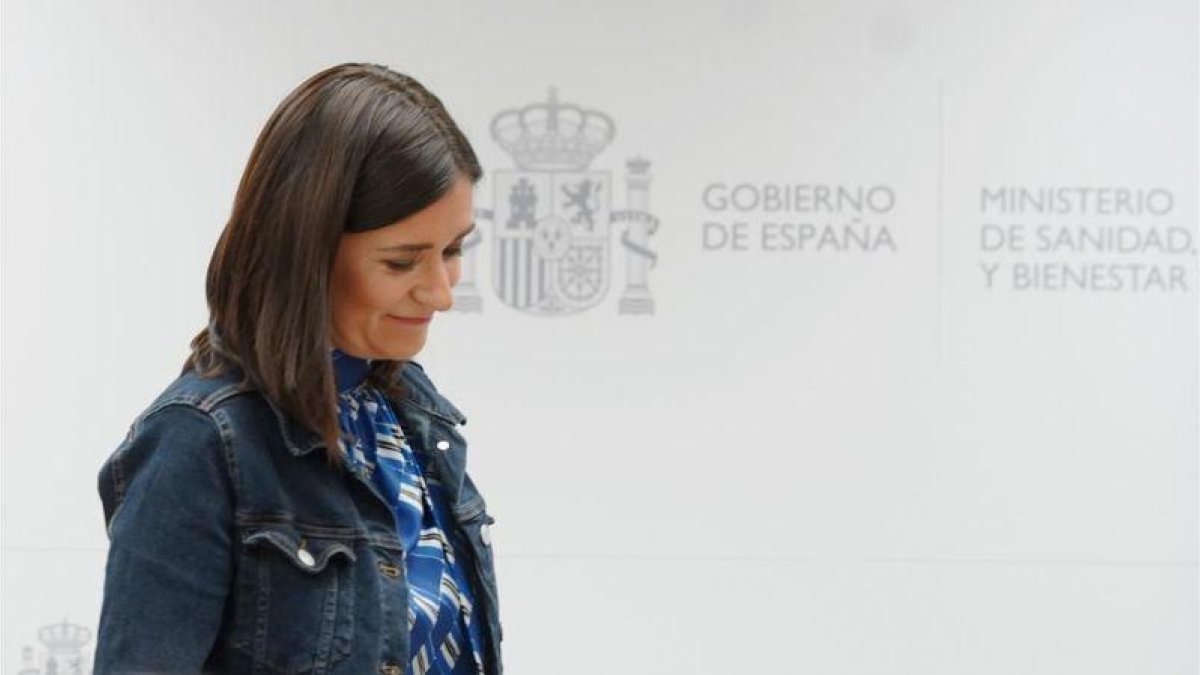 Carmen Montón en la rueda de prensa en la que ha anunciado su dimisión.-JOSE LUIS ROCA