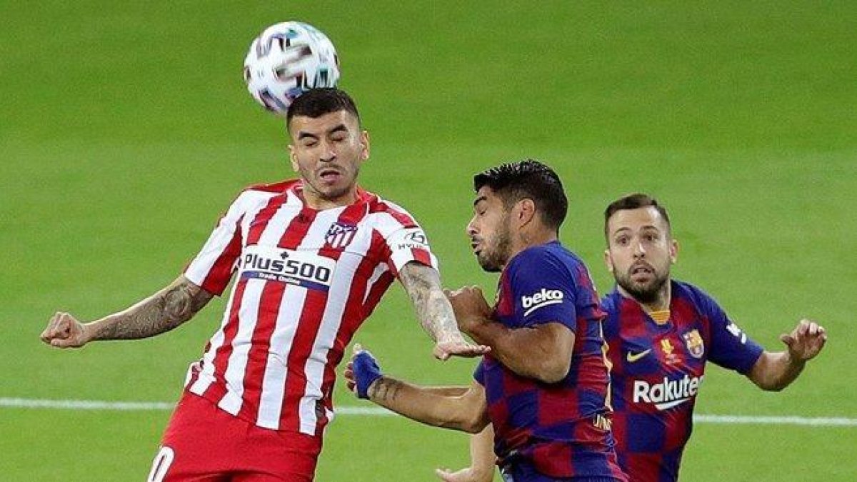 Un momento del partido de este jueves.-