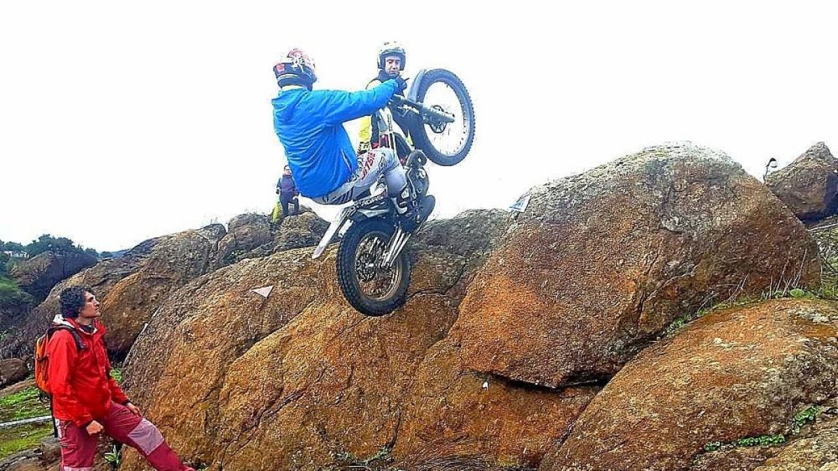 Un piloto del Club Deportivo Portillo, en una de las pruebas más exigentes.-E.M.
