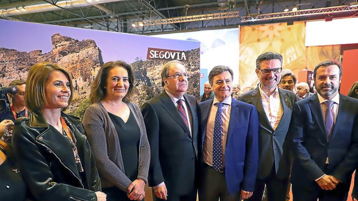 Herrera, flanqueado por Cirac y el presidente de la Diputación de Segovia.-ICAL