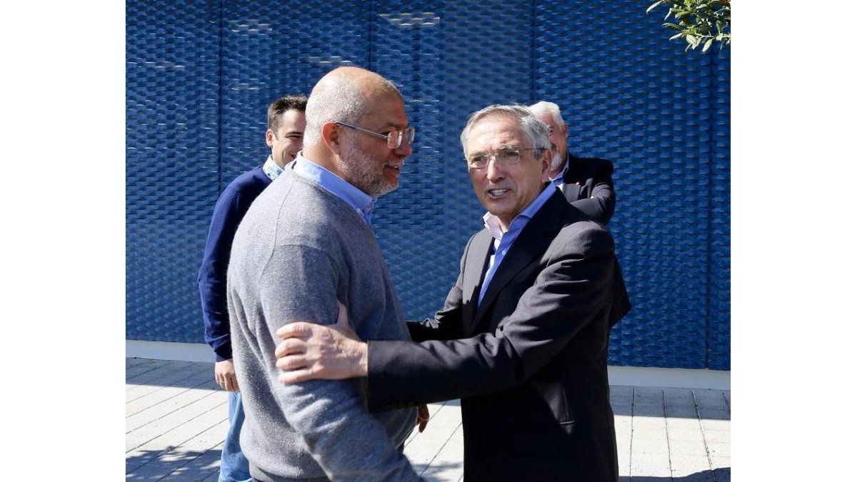 El candidato de Ciudadanos a la Presidencia de Castilla y León, Francisco Igea, visita las instalaciones de Aciturri Aeroengines en Miranda de Ebro-ICAL