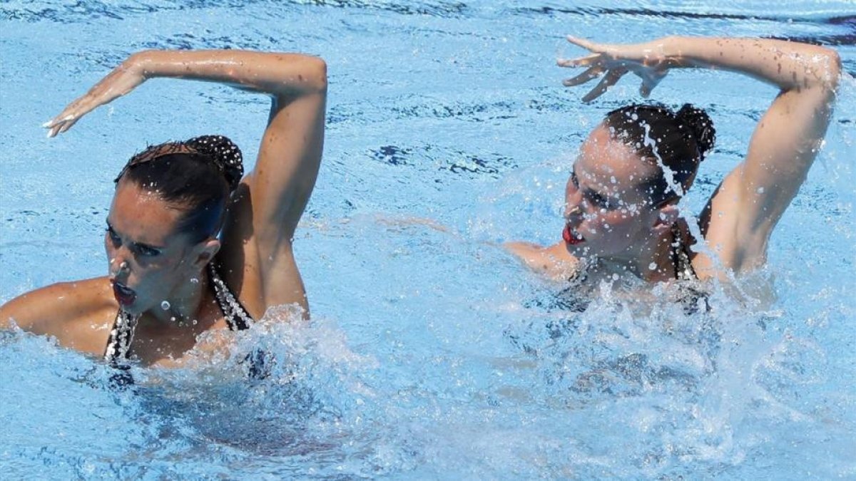Carbonell y Ramírez, en la final de dúo libre.-REUTERS / BERNADETT SZABO
