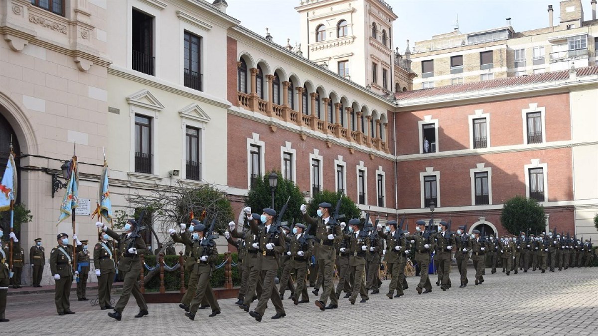 Acto en honor al Apóstol Santiago, en el patio de la Academia de Caballería de Valladolid. - EUROPA PRESS