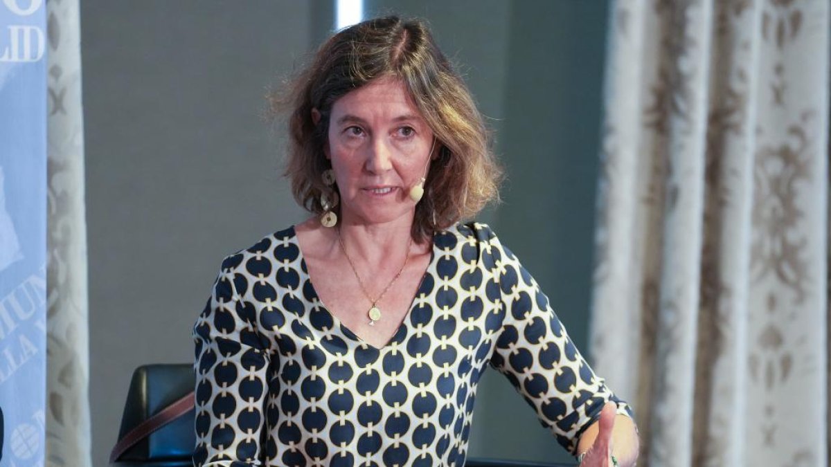 Beatriz Casado Sáenz, directora de Innovación y Emprendimiento del ICE CyL, en el Club de Prensa El Mundo – Diario de Castilla y León ‘Desafíos de la ciberseguridad en la pequeña y mediana empresa’. -J. M. LOSTAU