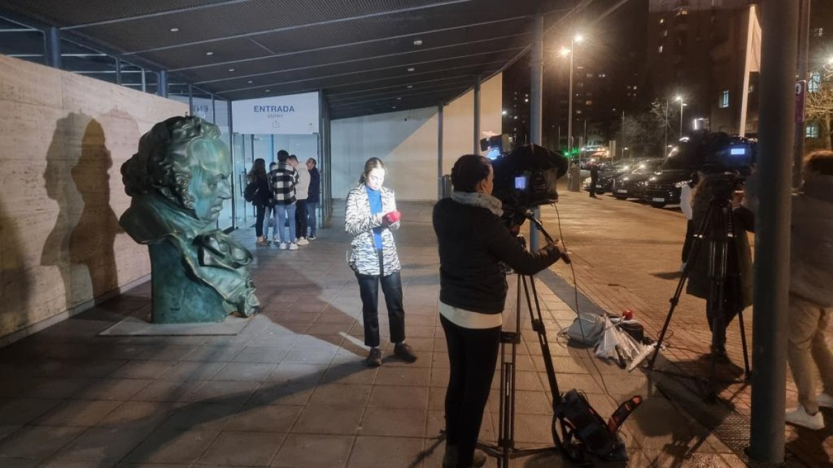 Estatua de los Goya ubicada en la Feria de Valladolid para la gala de la 38ª edición de los premios. -PHOTGENIC