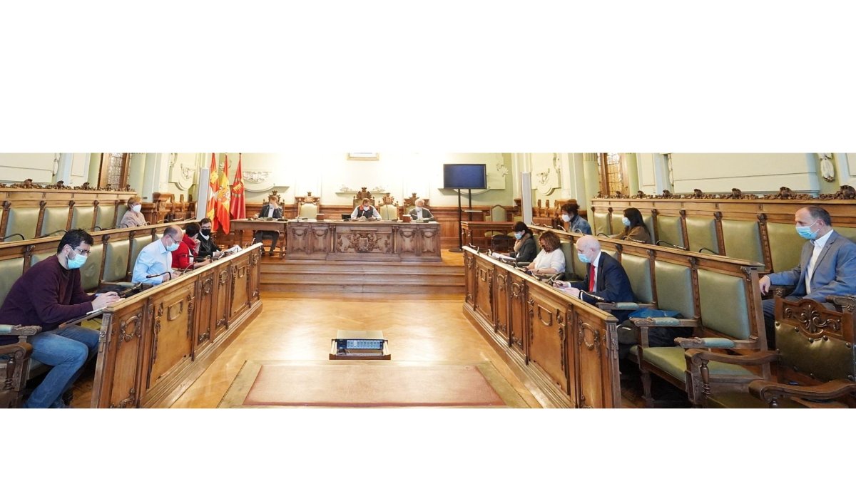 Un momento de la reunión de la junta de gobierno. E. M.