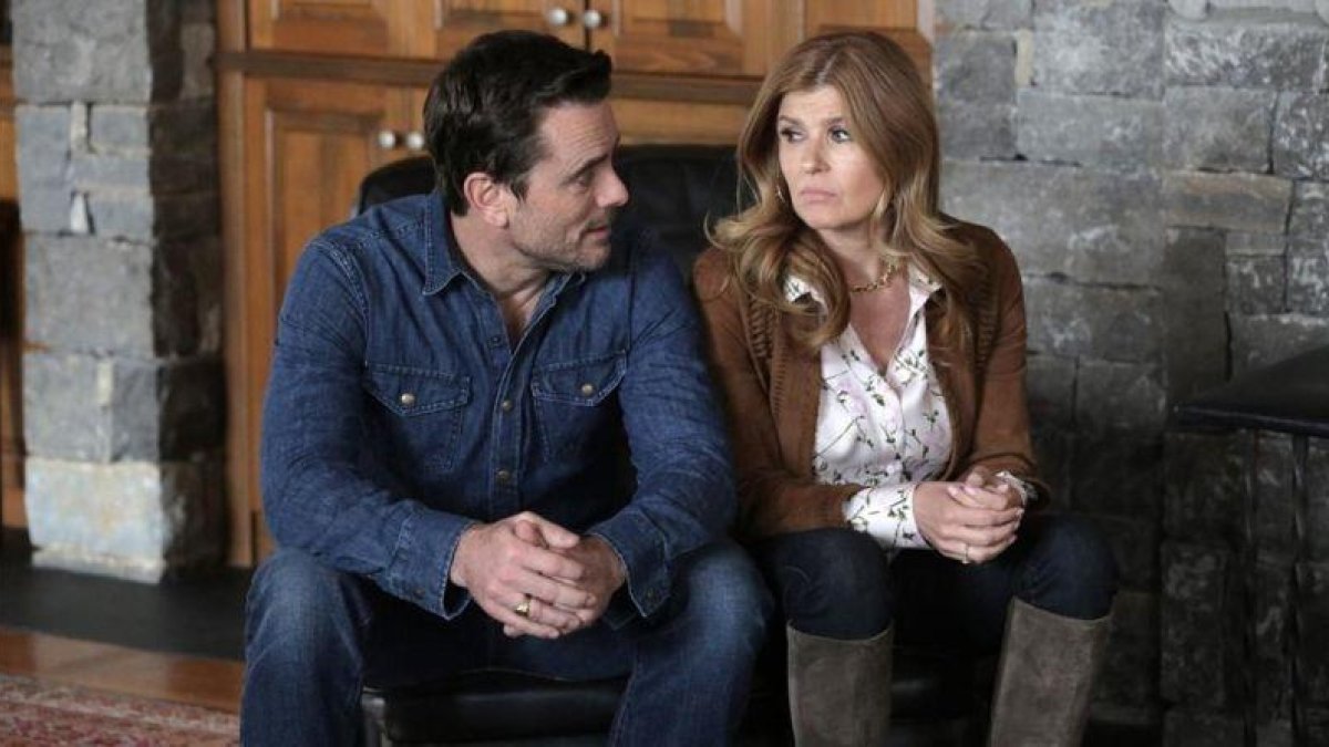 Charles Esten, junto a Connie Britton, en una escena de Nashville.-EL PERIÓDICO