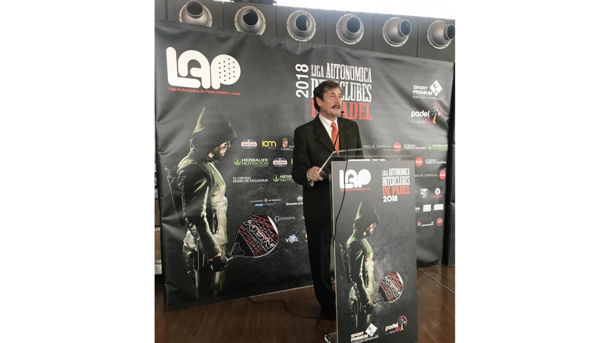 El presidente de la Federación de Pádel de Castilla y León, Santiago Toribio, en la presentación de LAP-2018.-E.M