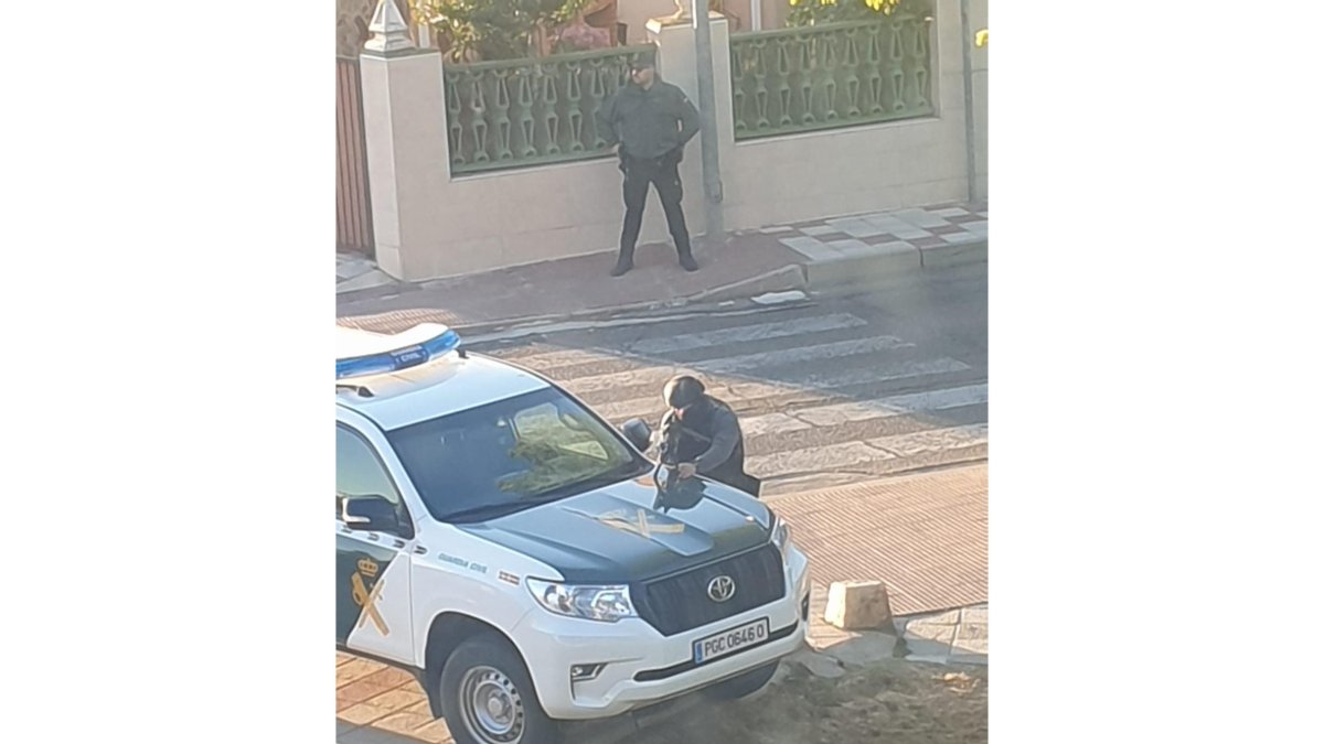 Despliegue de la Guardia Civil por el asesinato en Santovenia de Pisuerga. - E. M.