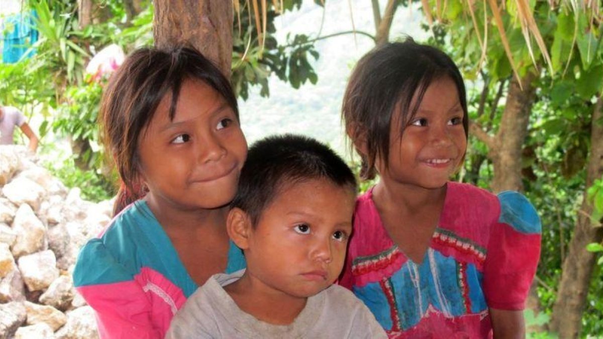Unos niños guatemaltecos en una imagen de archivo.-MONTSE MARTÍNEZ