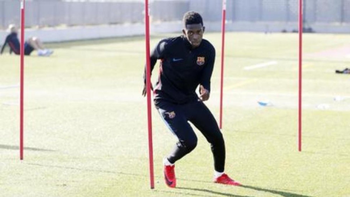 Ousmane Dembélé, en plena acción.-FC BARCELONA
