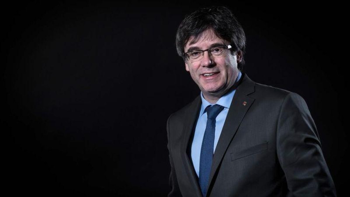 El expresident Carles Puigdemont, durante una sesión fotográfica en Bruselas.-EMMANUEL DUNAND (AFP)