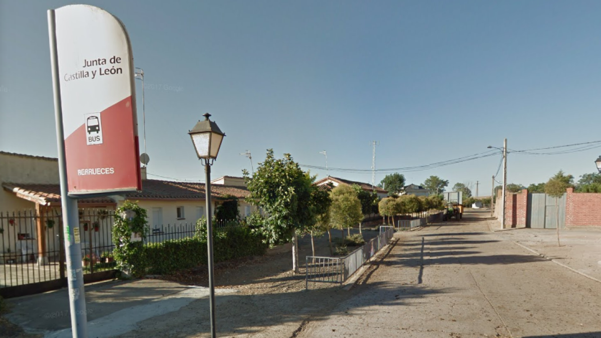 Una calle de la localidad de Berrueces-GOOGLE MAPS