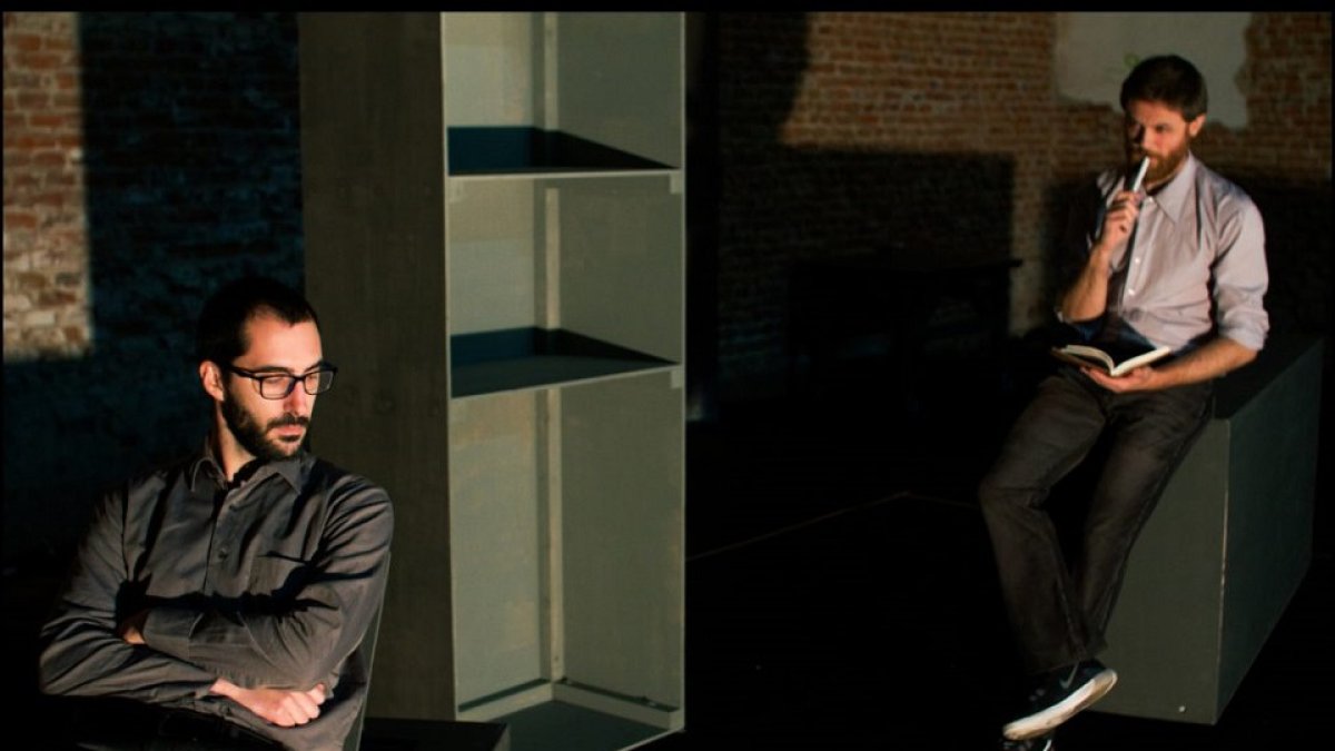 Nacho Laseca y Alfredo Noval, en un momento de ‘Atocha, el revés de la luz’. / LUCÍA BAILÓN