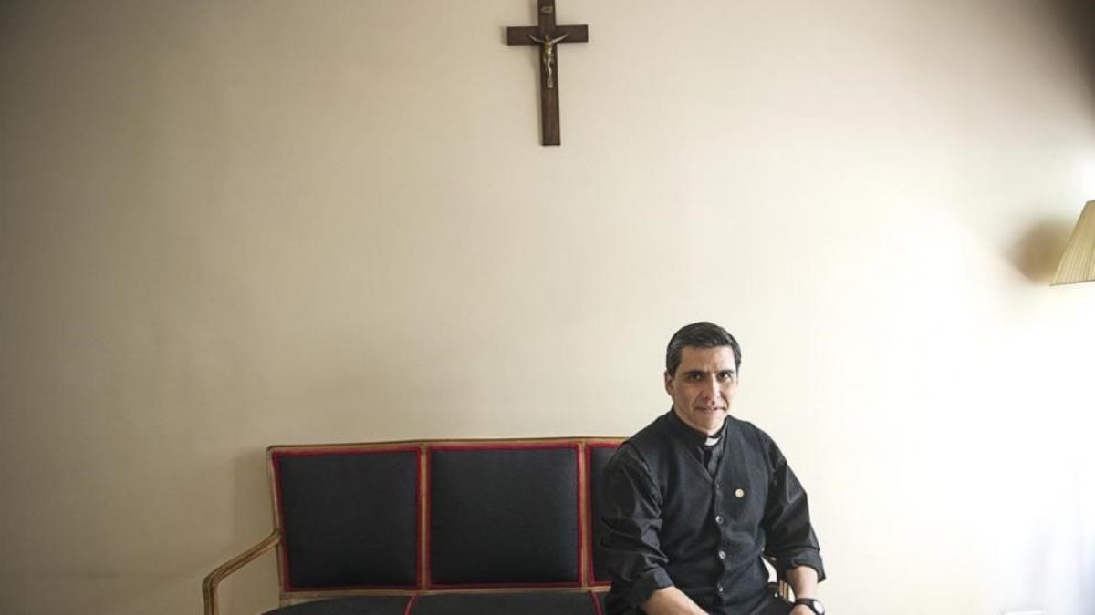 El Padre Rodrigo Miranda ha dejado Siria para explicar la verdad del conflicto.-IDA JANSSON