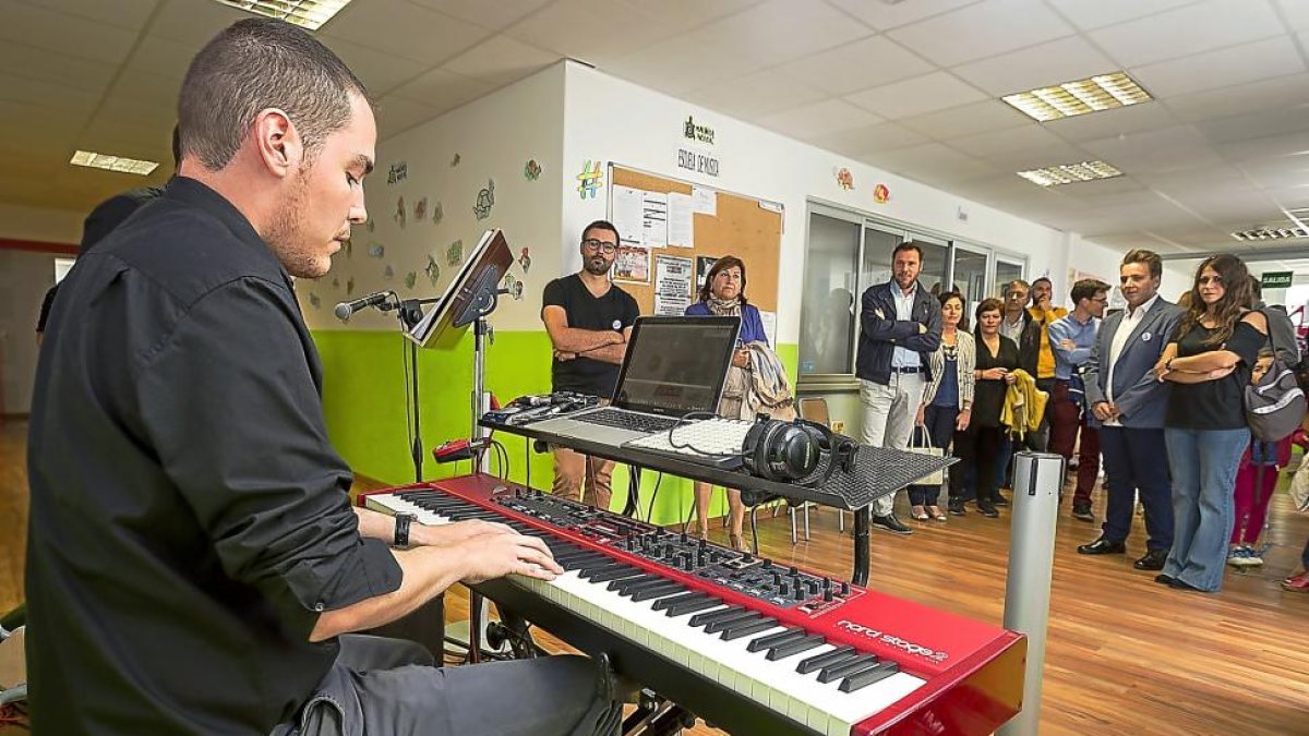 Imagen de la Escuela Municipal de Música durante una jornada de puertas abiertas.-M.Á.SANTOS