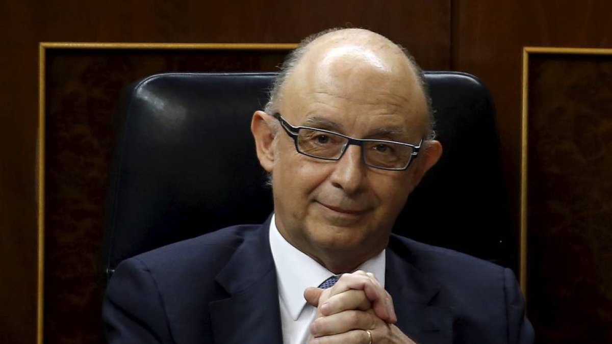 El ministro de Hacienda, Cristóbal Montoro en el Congreso de los Diputados-Reuters