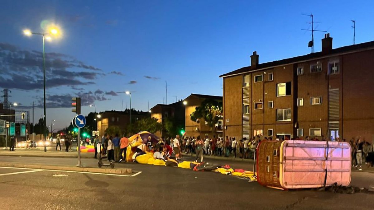 Aterrizaje de emergencia de un globo aerostático en Las Delicias.- E. M.