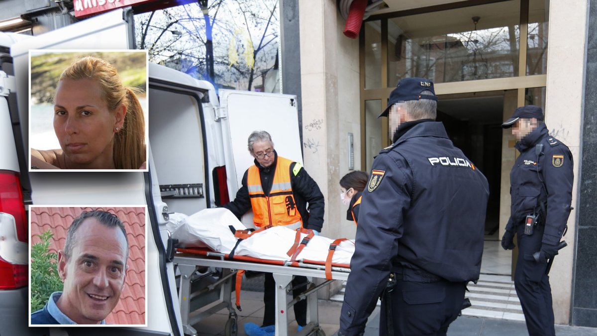Momento de la retirada de uno de los cádaveres del doble crimen machista de Valladolid el pasado lunes.-PHOTOGENIC