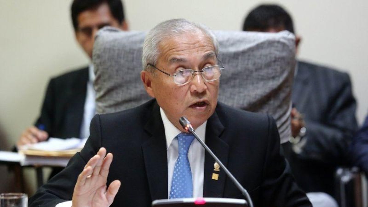 El fiscal general de Perú se queda sin apoyo tras cesar a los fiscales del caso Odebrecht.-EFE