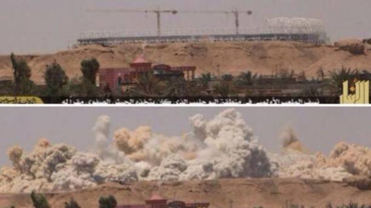 El Estadio Olímpico de Ramadi antes y después de su destrucción con explosivos.-