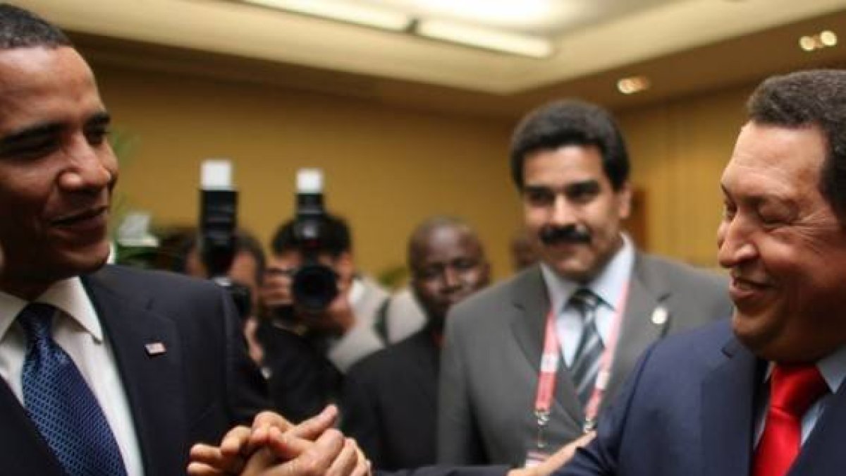 Encuentro entre Obama y Chávez en 2009 en Trinidad y Tobago.-Foto: EFE / ALFONSO OCANDO