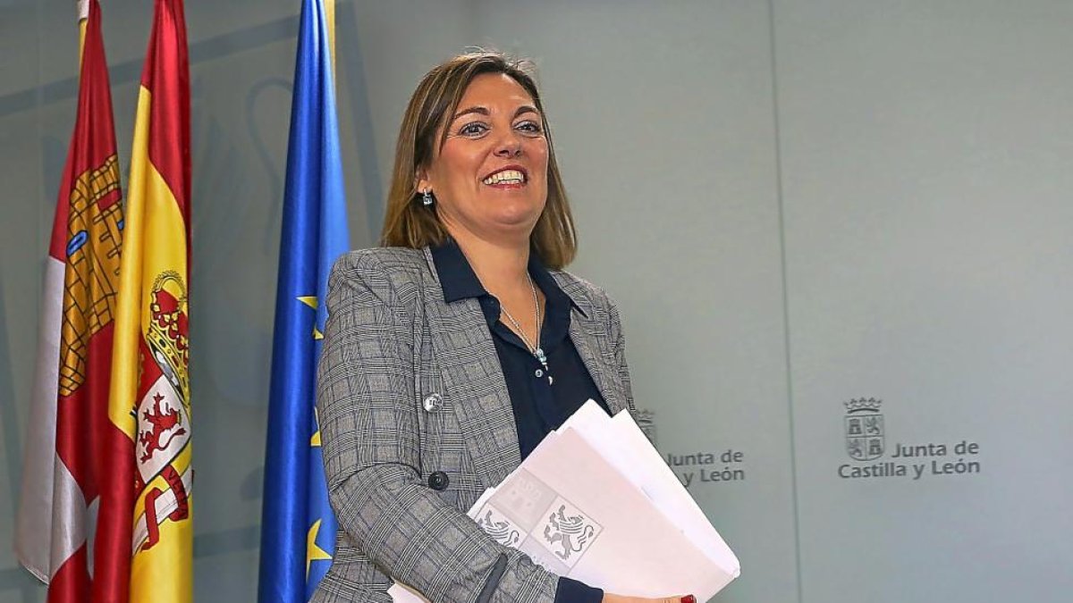 La consejera de Agricultura y portavoz de la Junta llega a su comparecencia ante los medios de comunicación.-ICAL