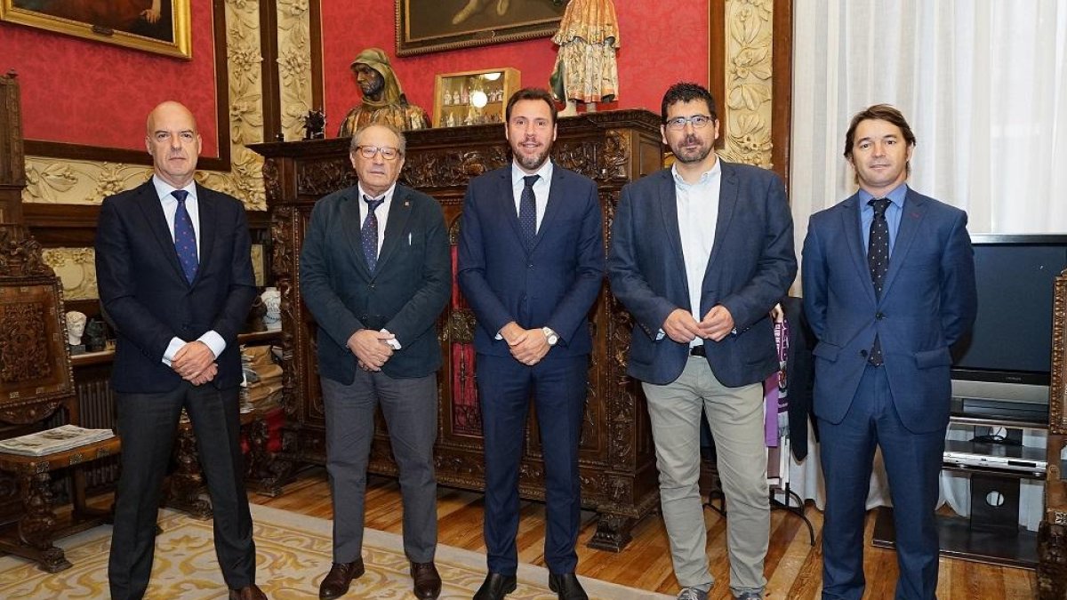 Foto de familia de la presentación de la final de la Supercopa de España.-E. M.