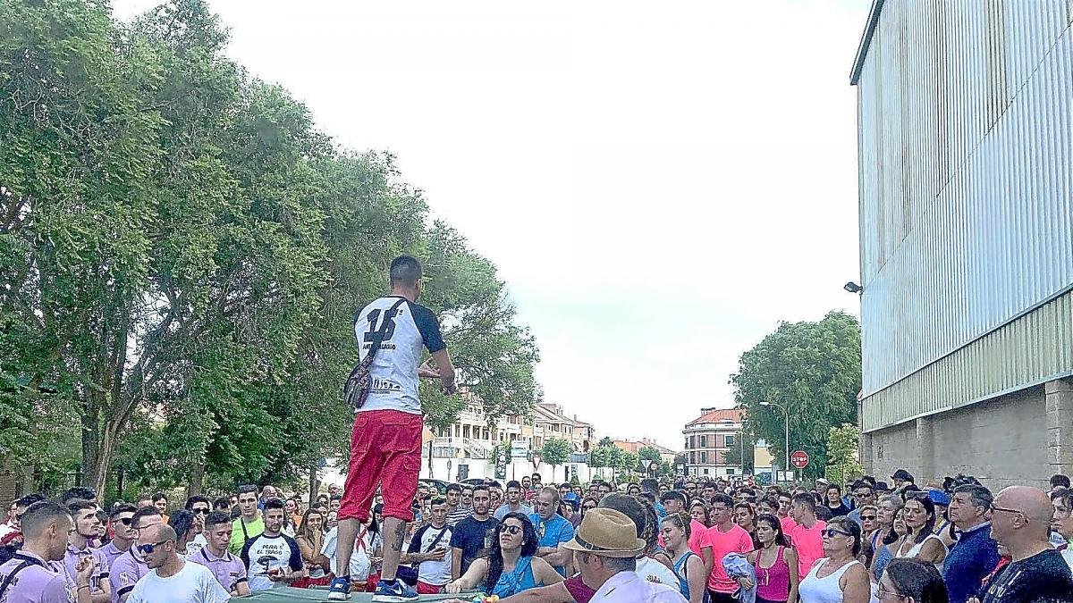 Un momento de la manifestación de los vecinos de La Cistérniga.-EUROPA PRESS