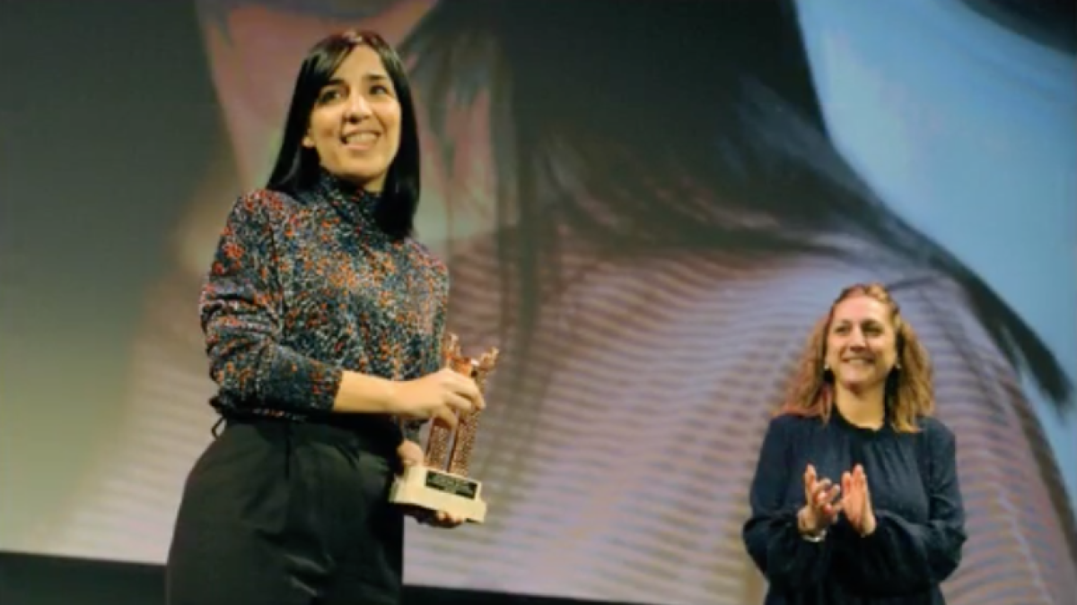 Alauda Ruiz de Azúa recibe el premio en SECIME. / ICAL