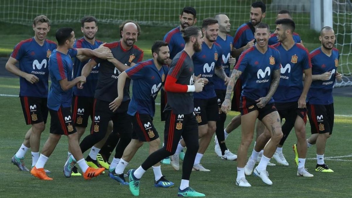 Los jugadores de la selección española se entrenan en Krasnodar.-AP