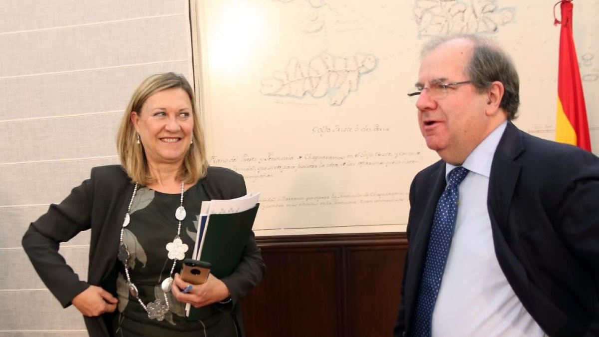 Juan Vicente Herrera junto a Pilar del Olmo.-ICAL