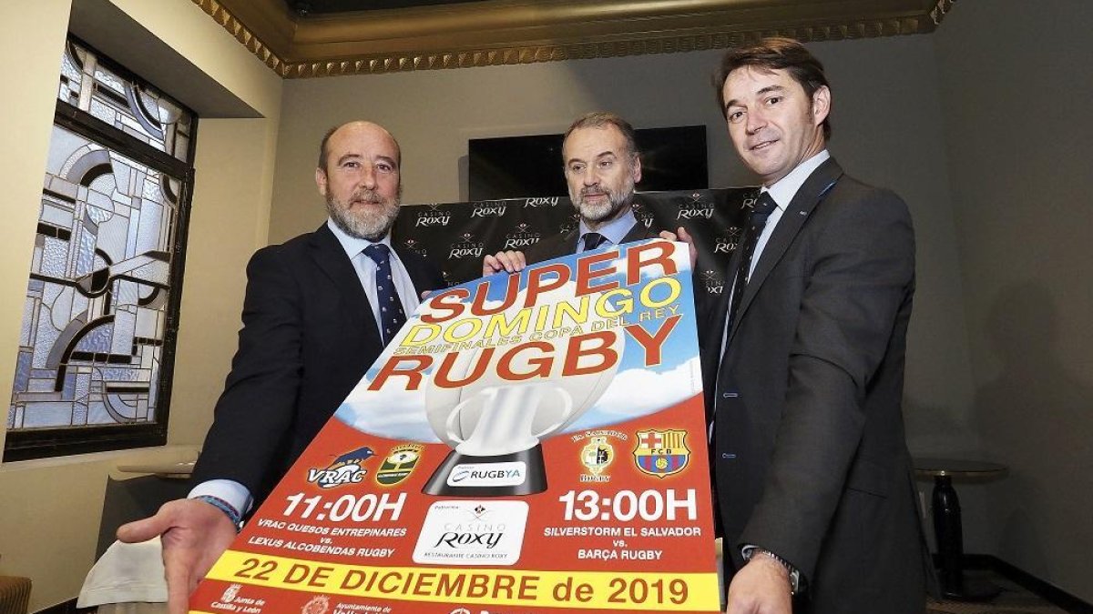 José María Valentín-Gamazo, Miguel Ángel Blanes y Santiago Toca presentan el ‘superdoming’.-MIGUEL ÁNGEL SANTOS