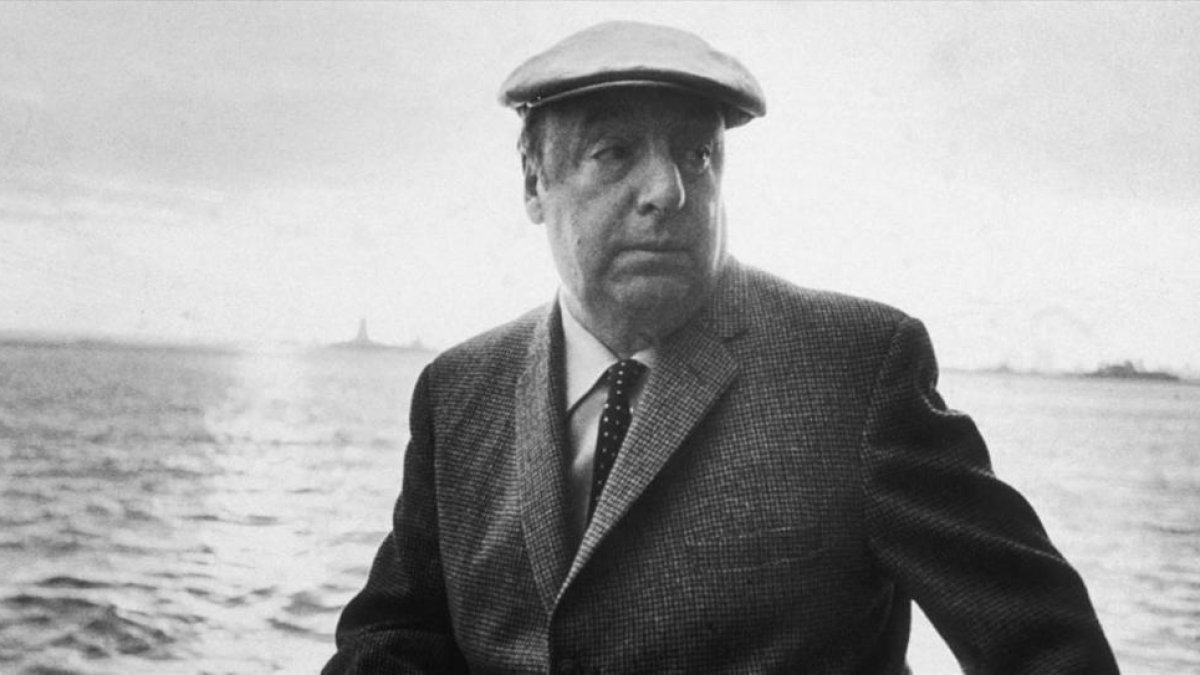 El poeta chileno Pablo Neruda.-