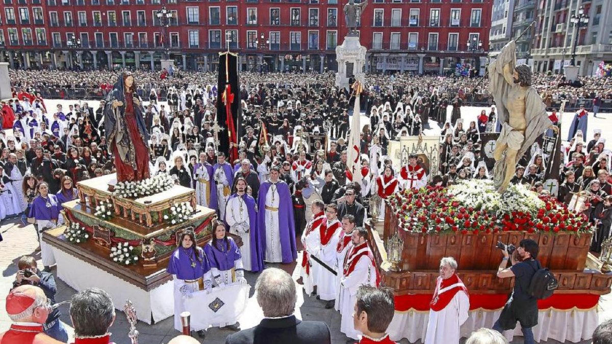Instantánea de la Semana Santa en Valladolid-J. M. LOSTAU