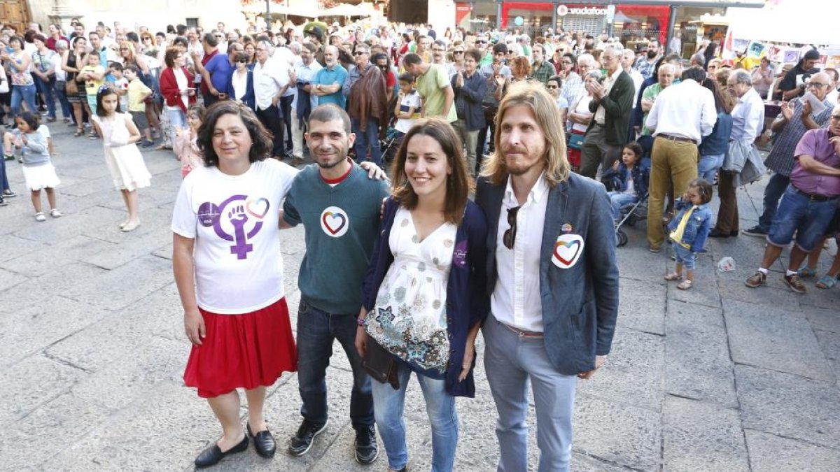 El secretario autonómico de Podemos, Pablo Fernández, participa en un acto de cierre de campaña en la capital leonesa-ICAL
