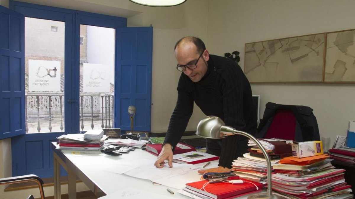 Roberto Carazo en las instalaciones de su empresa en Zamora.-M. DENEIVA