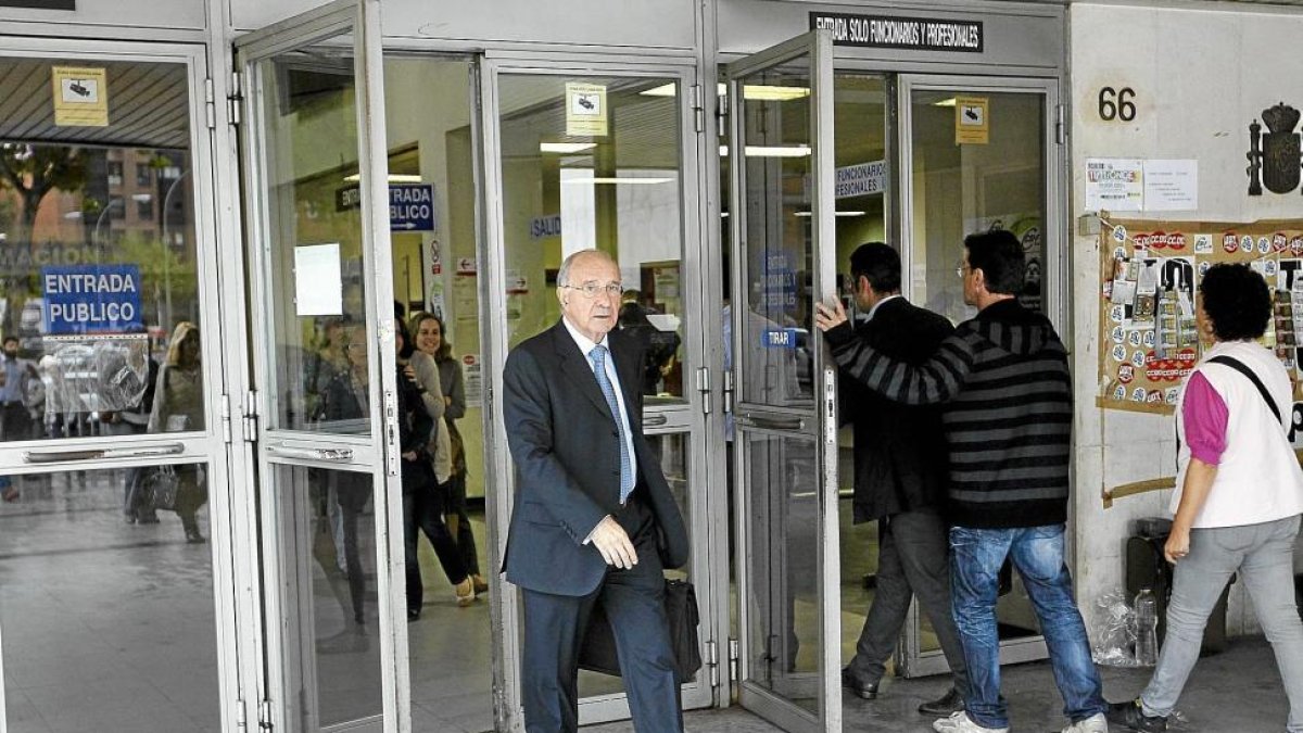 El ex presidente de Caja Duero, Julio Fermoso, a la salida de los juzgado de plaza Castilla en Madrid.-RAQUEL P. VIECO