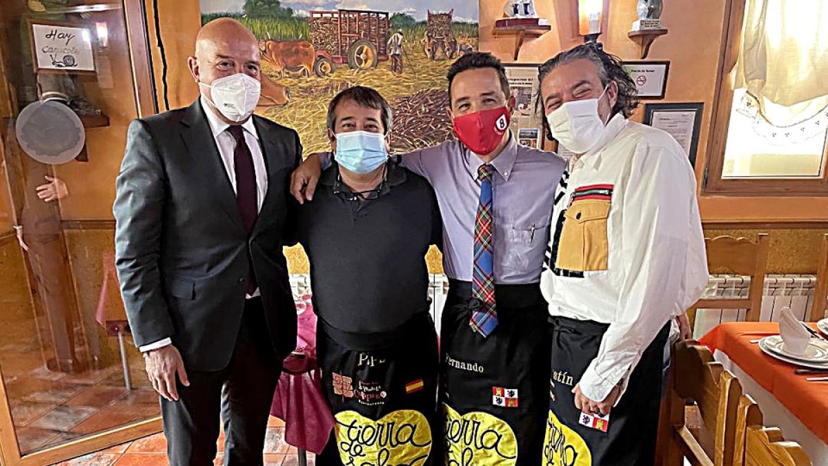 Jesús Julio Carnero, ‘Pepito’, Fernando Martín y Agustín Gamazo, ayer.- D. V.