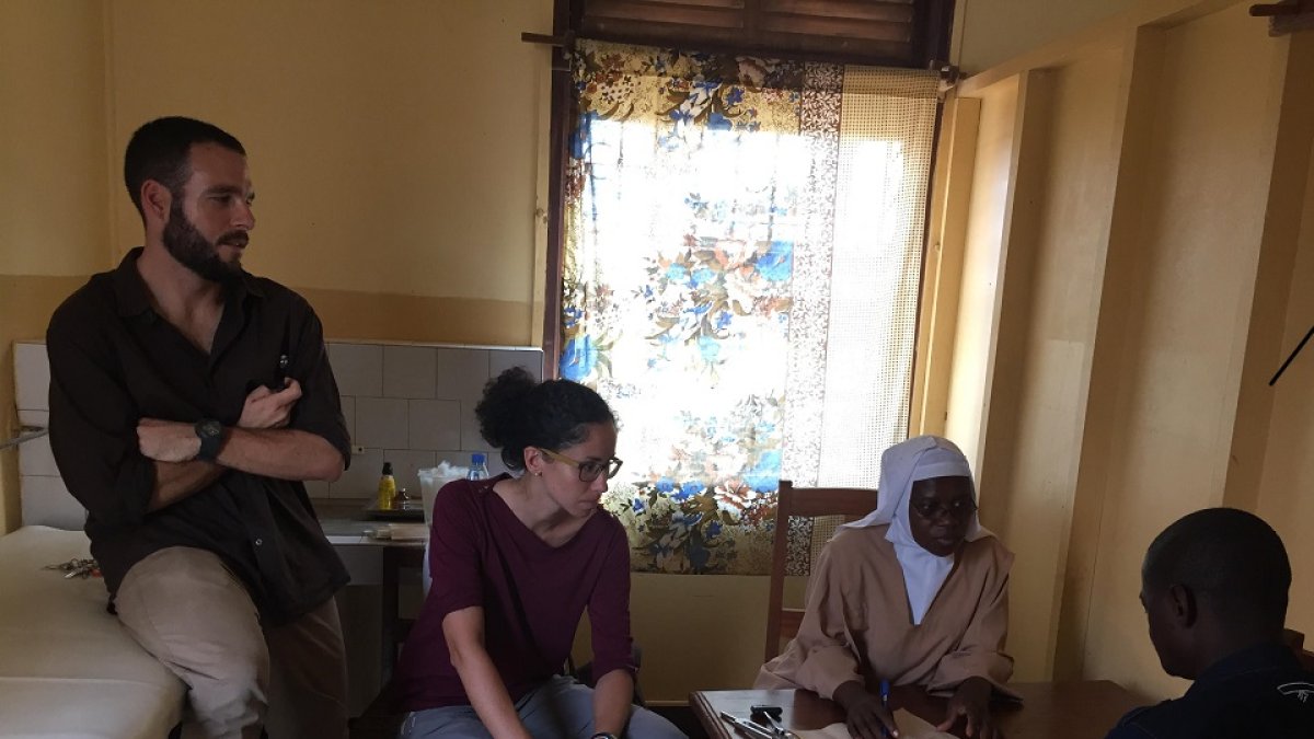 David García Azorín durante su voluntariado en Camerún.- E. M.