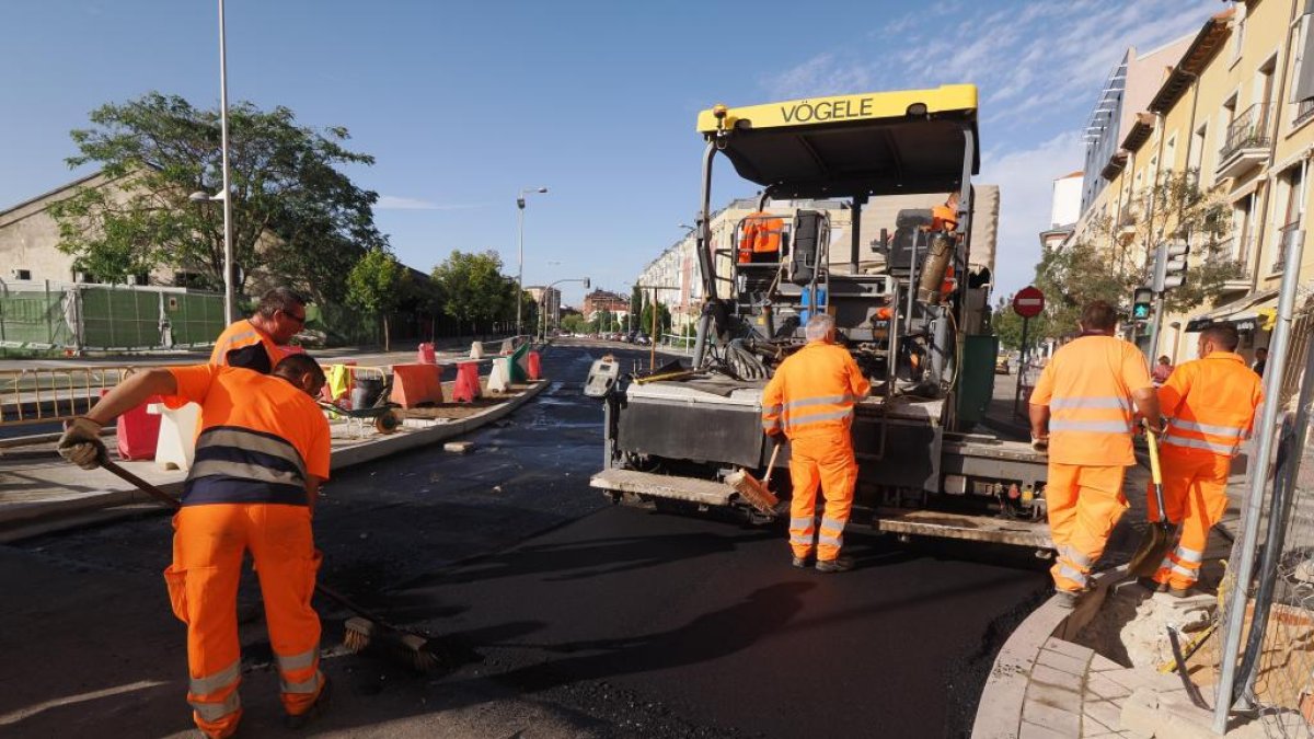 Obras de asfaltado en el túnel de Panaderos de Valladolid. -PHOTOGENIC