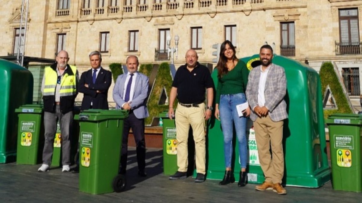 Presentación de la campaña promovida por Ecovidrio en colaboración con el Ayuntamiento para impulsar el reciclaje de vidrio. -AYUNTAMIENTO VALLADOLID