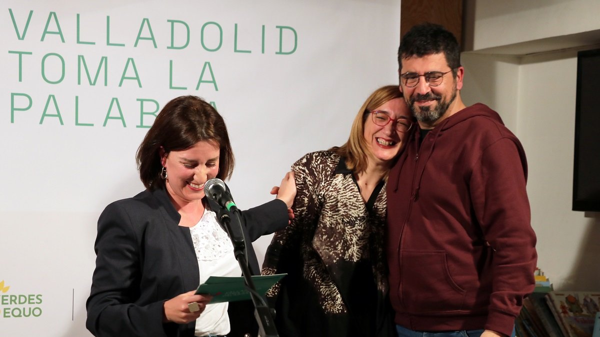 Sánchez, Anguita y Bustos tras conocerse los resultados.- E.M.